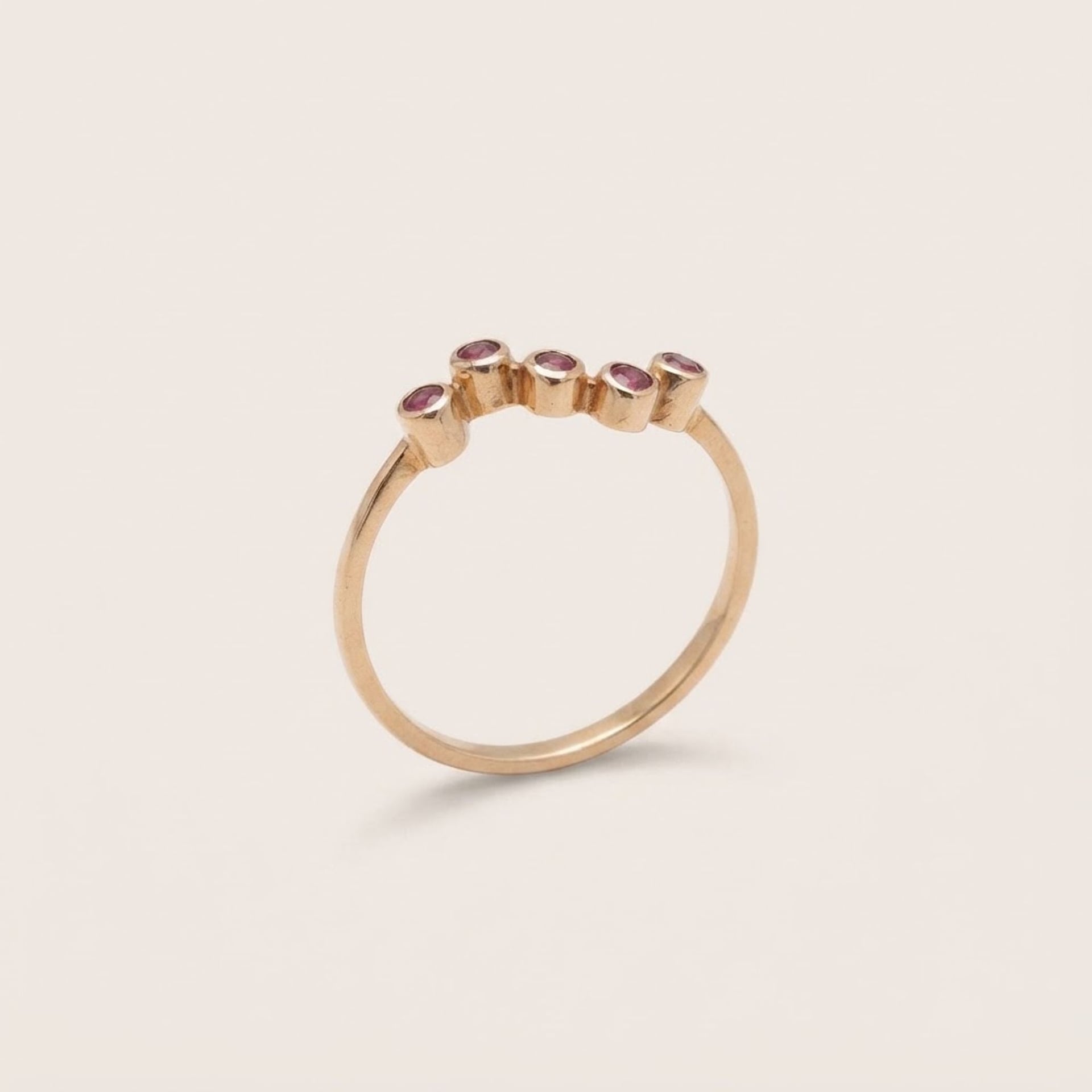 750 Gold Ring — Good (VG) Rings