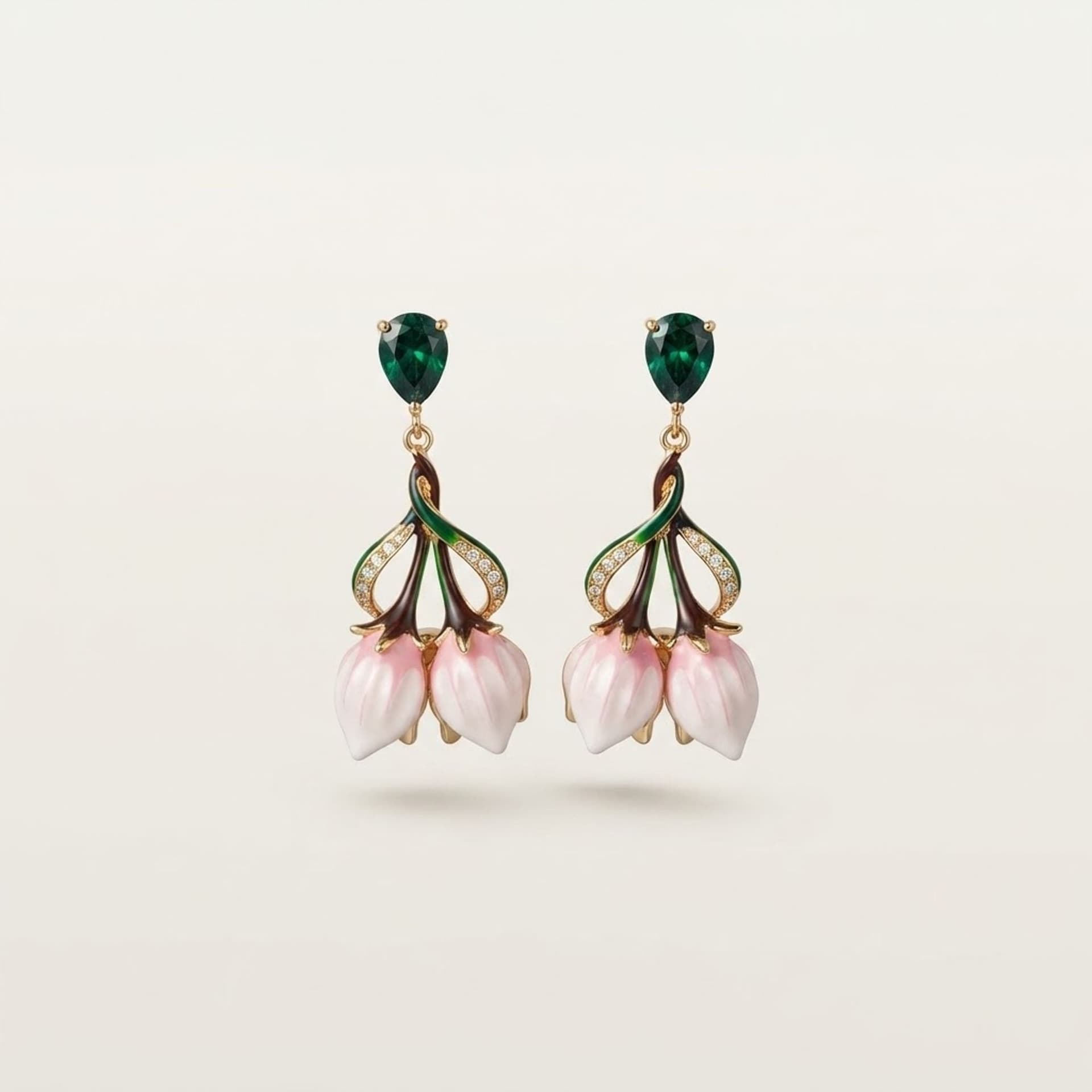 Handbemalte Magnolien-Ohrringe, 925 Silber vergoldet — photo 1 of 6