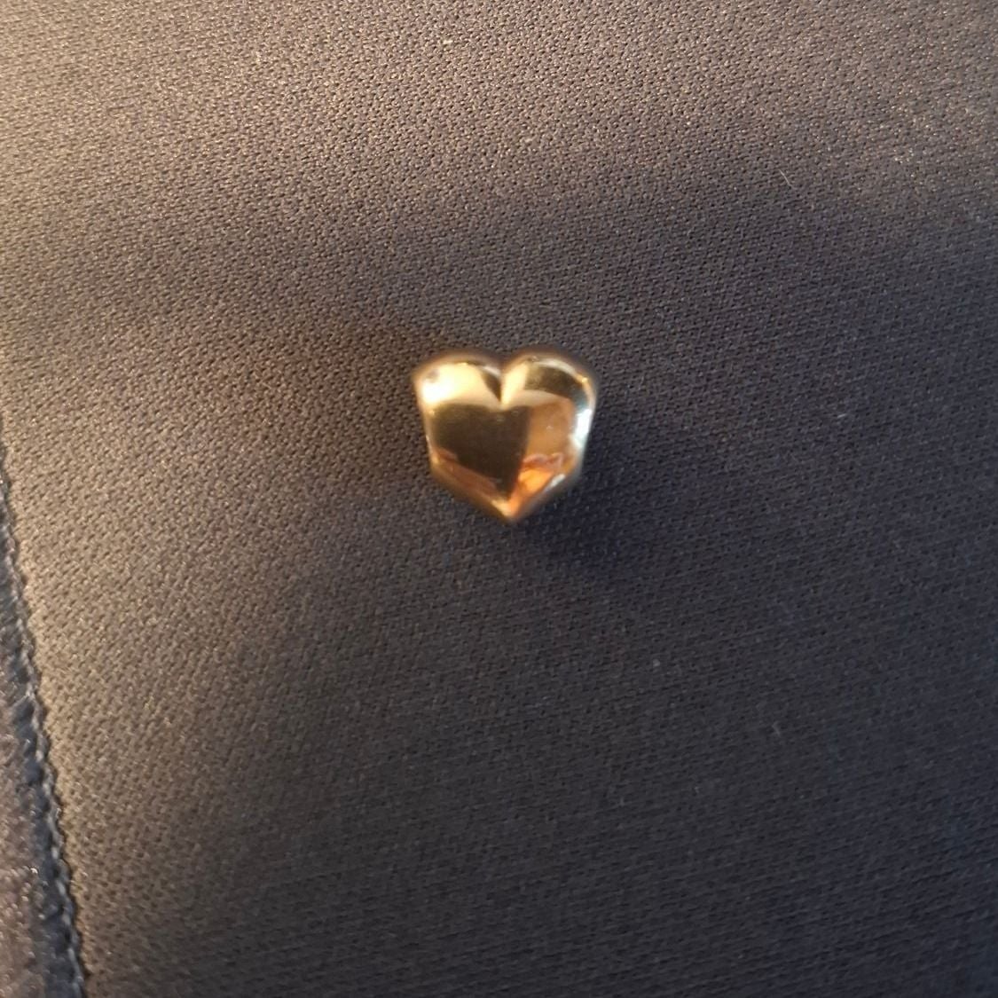 14K Gold Heart Charm — Very good / fine (VG+) Necklaces & pendants