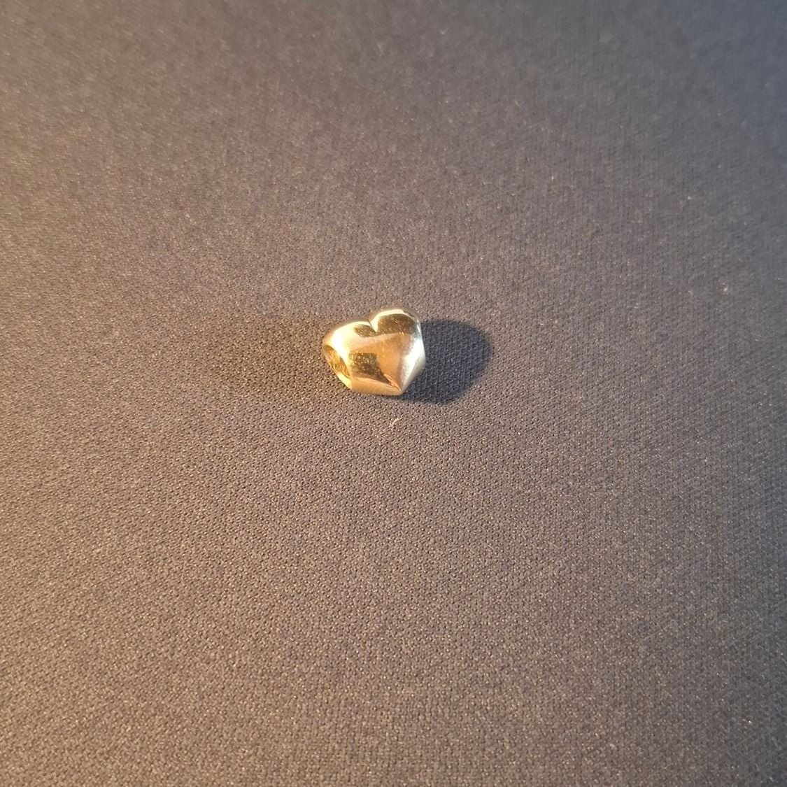 14K Gold Heart Charm — Very good / fine (VG+) Necklaces & pendants