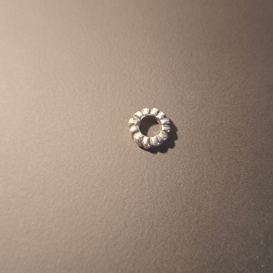 Silver Tires Spacer — Excellent (M-) Necklaces & pendants