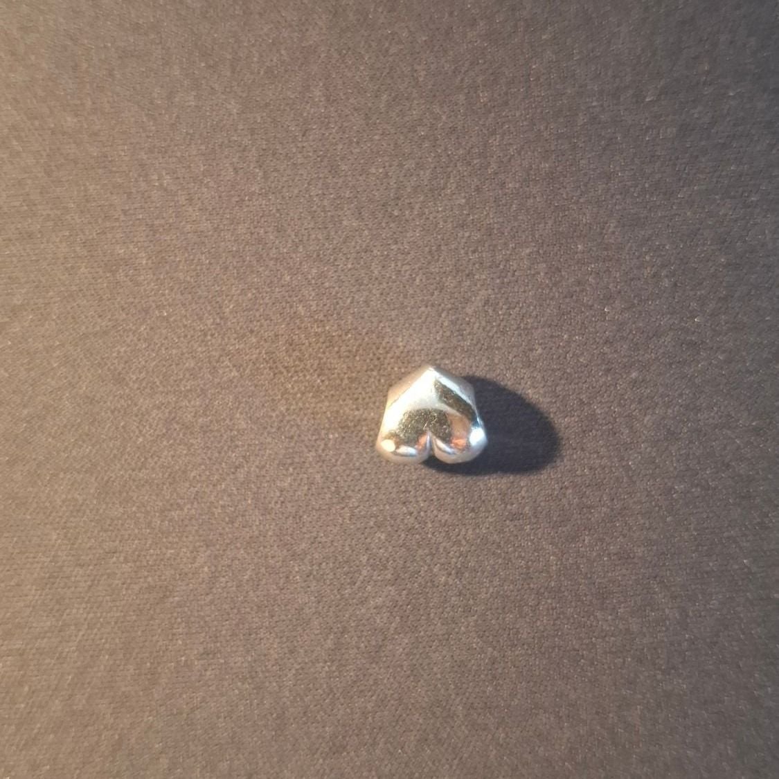 Large Smooth Heart Charm — Very good / fine (VG+) Necklaces & pendants