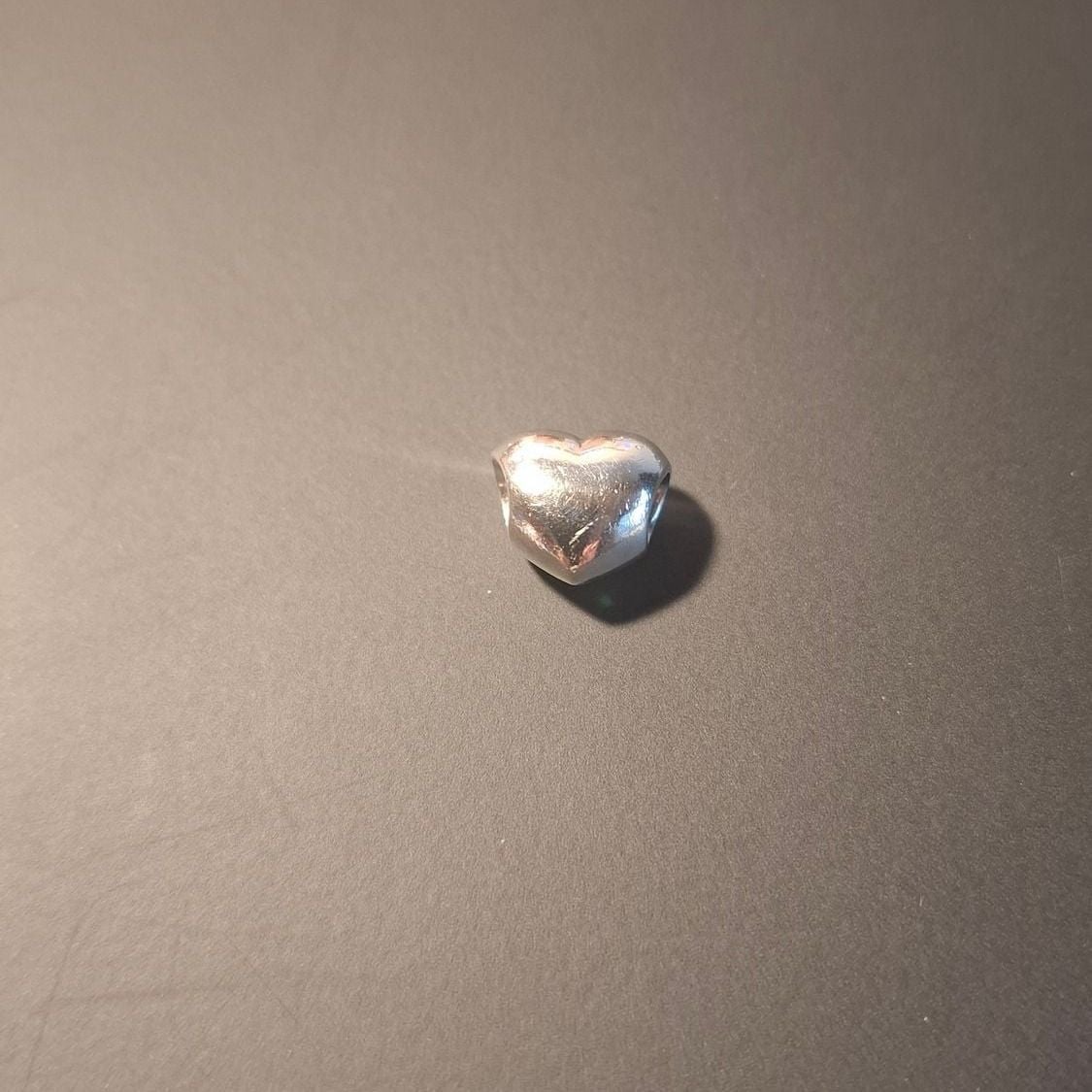 Large Smooth Heart Charm — Very good / fine (VG+) Necklaces & pendants