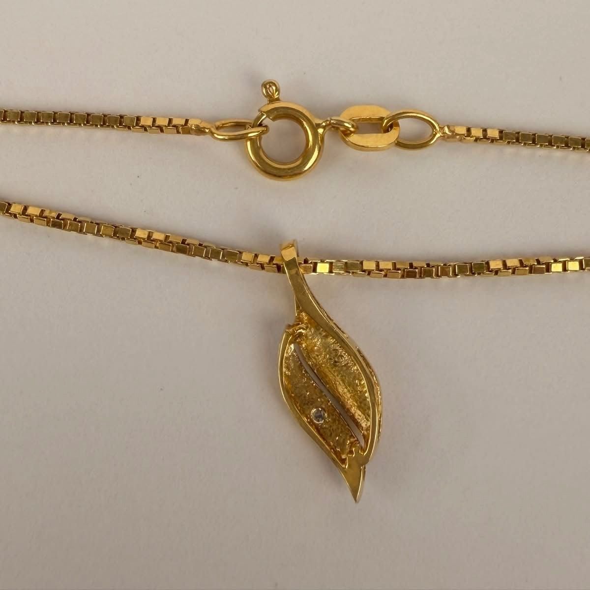 Venetian Chain with Brilliant-Cut Diamonds in Pendant — Very good / fine (VG+) Necklaces & pendants