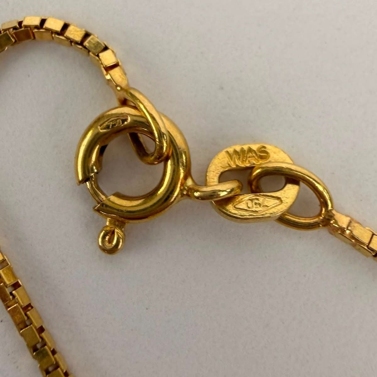 Venetian Chain with Brilliant-Cut Diamonds in Pendant — Very good / fine (VG+) Necklaces & pendants