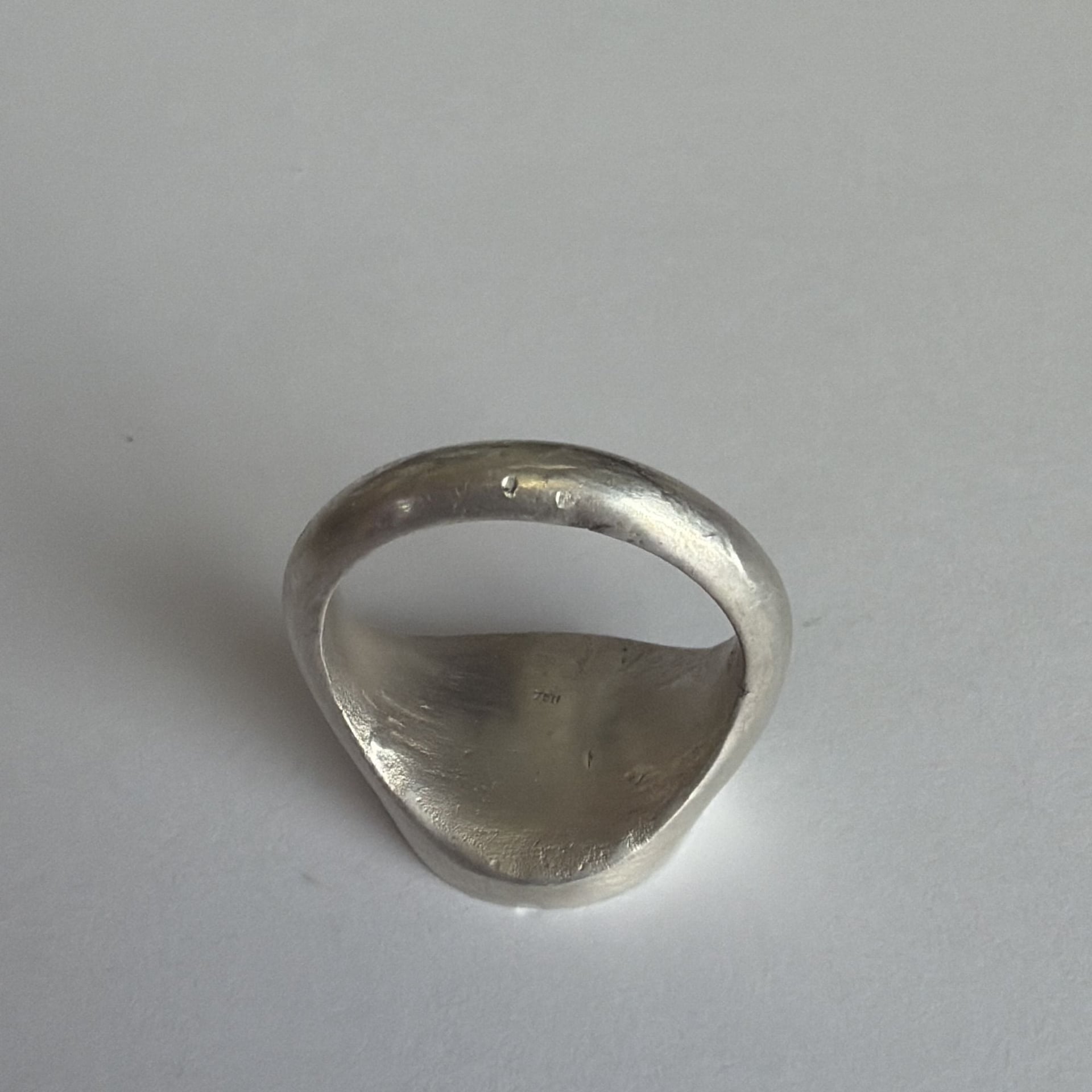 Handgravierter Signetring Buckelwal Grösse 55 — rings