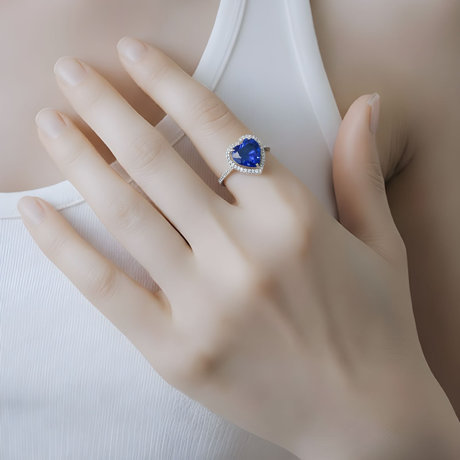 Saphir-Ring aus 14 Karat Weissgold, 3.47 ct mit 0.29 ct Diamanten — Neuwertig (N) Ringe