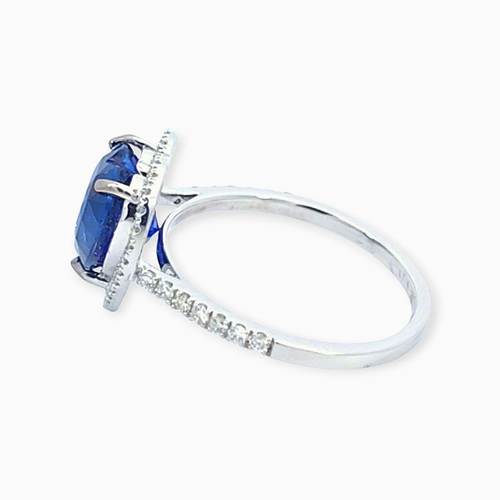 Saphir-Ring aus 14 Karat Weissgold, 3.47 ct mit 0.29 ct Diamanten — Neuf (N) Bagues