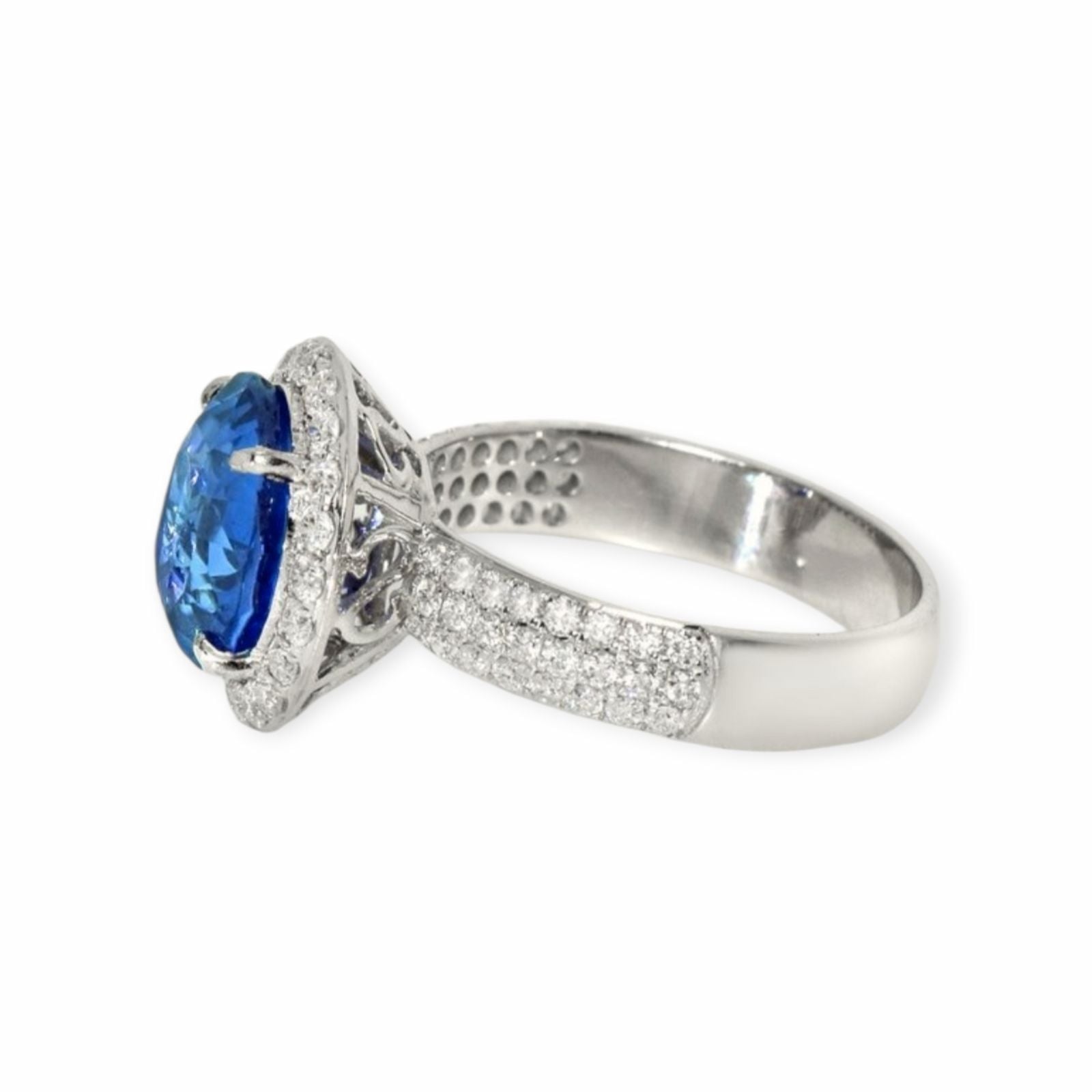 Sapphire Ring 14k White Gold, 3.99 ct with 0.72 ct Diamonds — As new (N) Rings