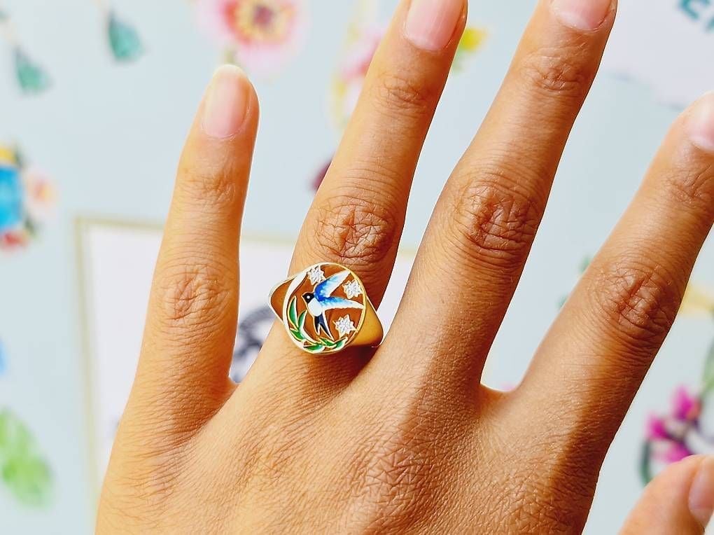 Swallow Signet Ring Yellow Gold Size 55 — Mint (M) Rings