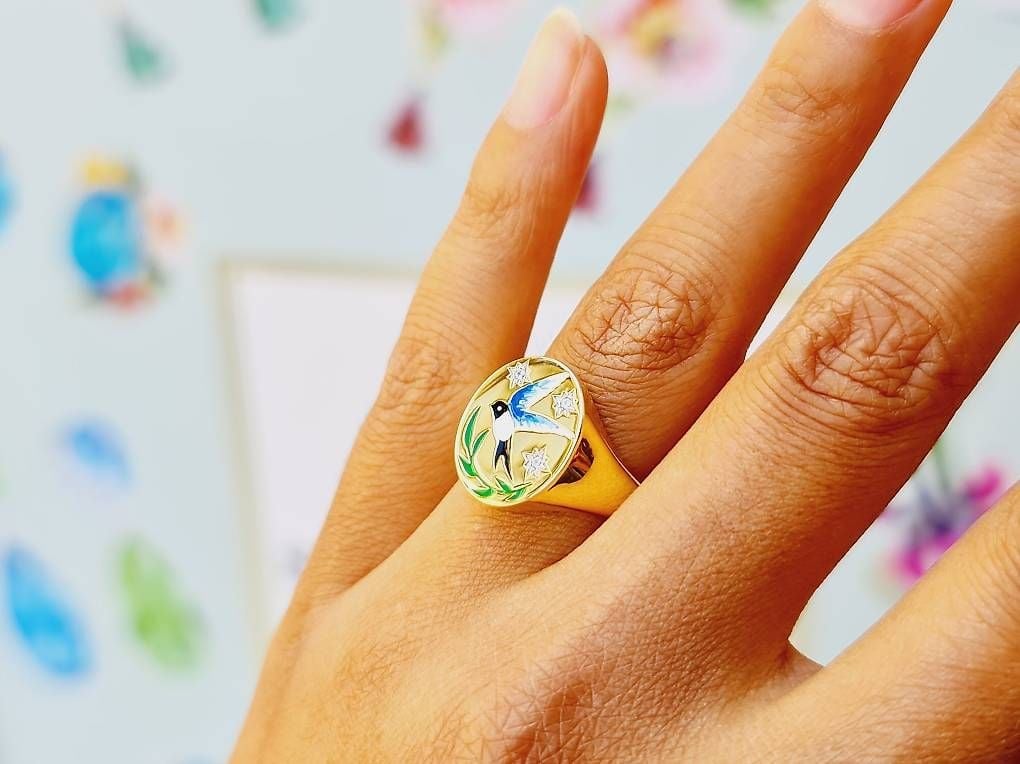 Swallow Signet Ring Yellow Gold Size 55 — Mint (M) Rings