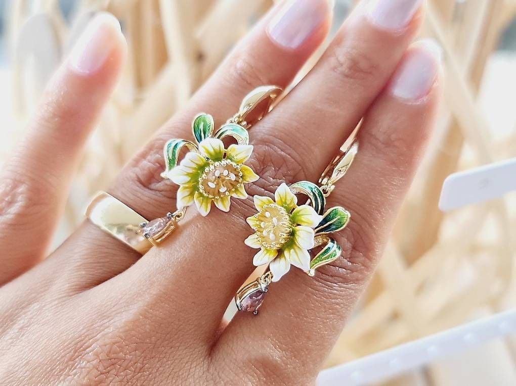 Handbemalte Ohrringe, 925 Silber vergoldet — Mint (M) Pendientes