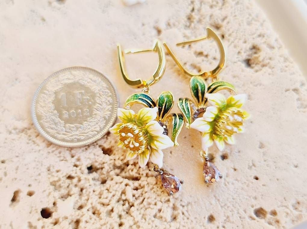 Handbemalte Ohrringe, 925 Silber vergoldet — Mint (M) Pendientes