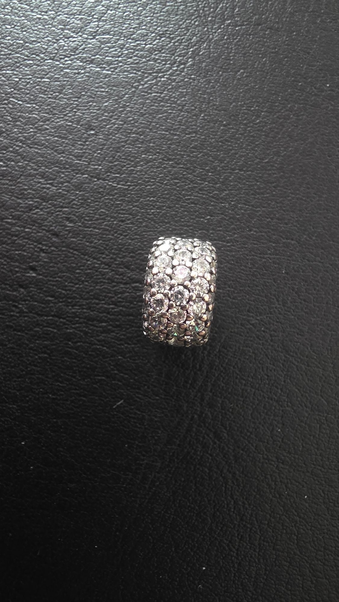 Sparkling Three-Row Pavé Charm — Excellent (M-) Necklaces & pendants
