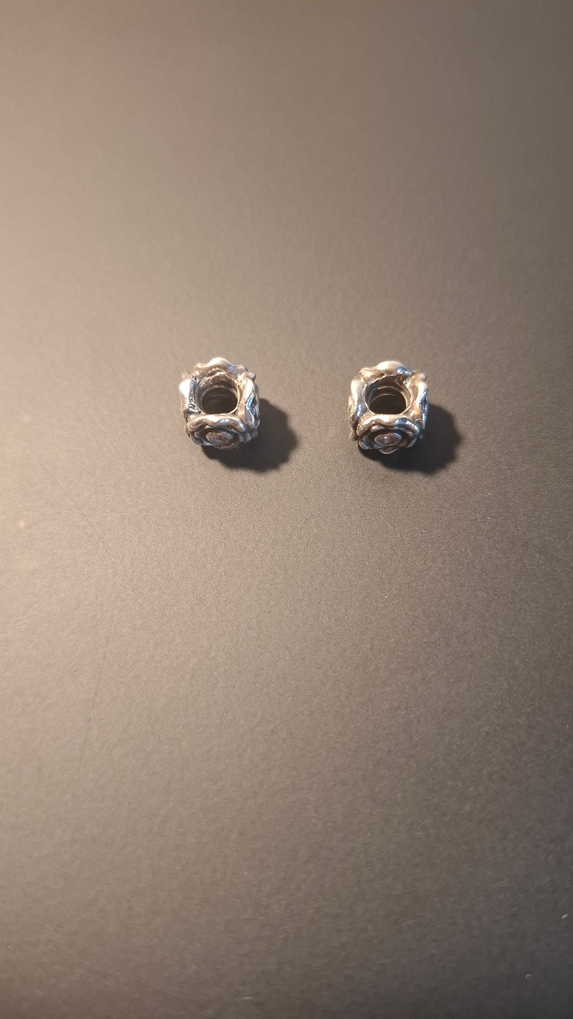 Sterling Silver Charm rose Zirkonia 2 Stück — Exzellenter Zustand (M-) Ketten & Anhänger