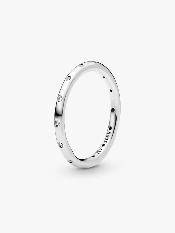 Pandora Simple Sparkling Band Ring