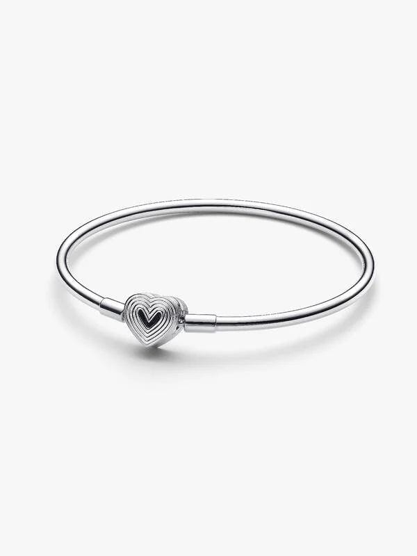 Radiating Heart Clasp Bangle