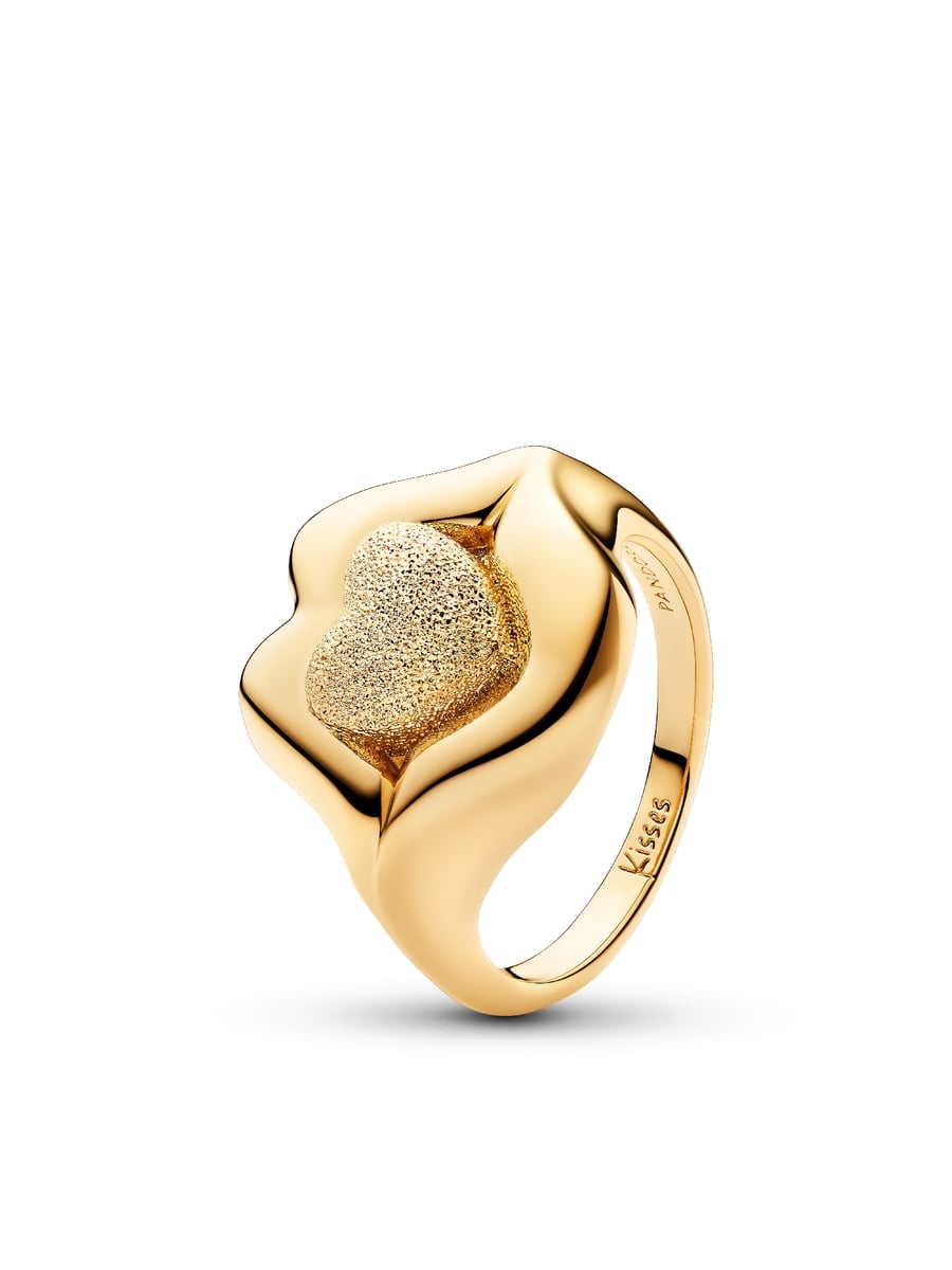 Pat McGrath The Lips of Love Statement Ring