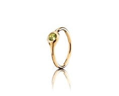 18K Gold Ring with Peridot, 1 Pod