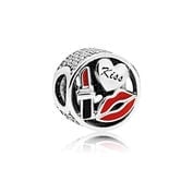 Glamour Kiss Charm