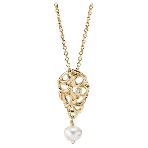Gold necklace with pendant