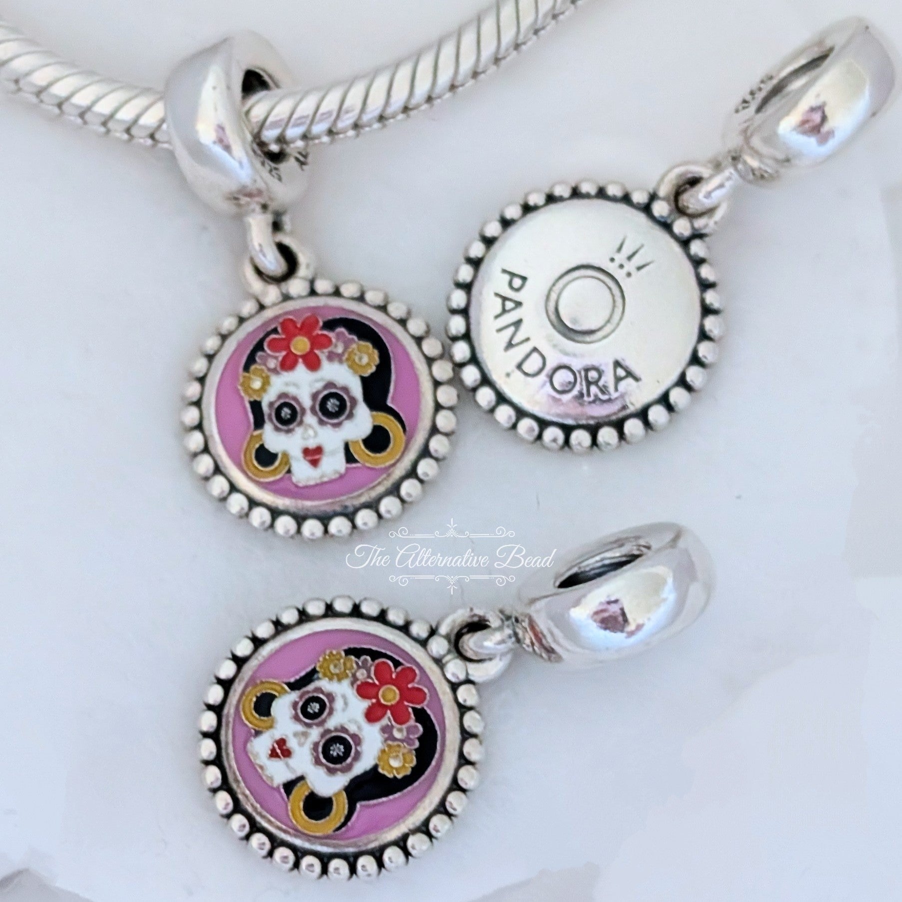 Calaca de Mujer Charm (Dia de los Muertos)