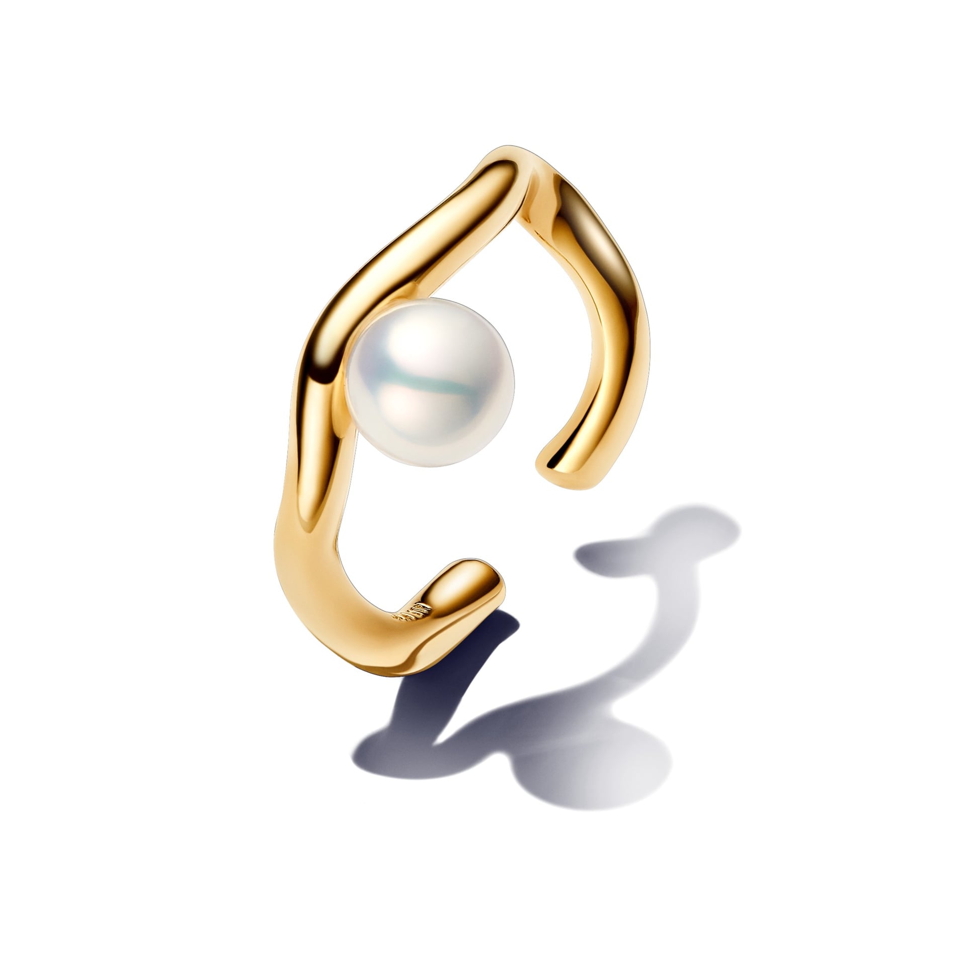 Organic-Shaped Circle and Cultured Pearl Ear Cuff (14k Gold-Plated)