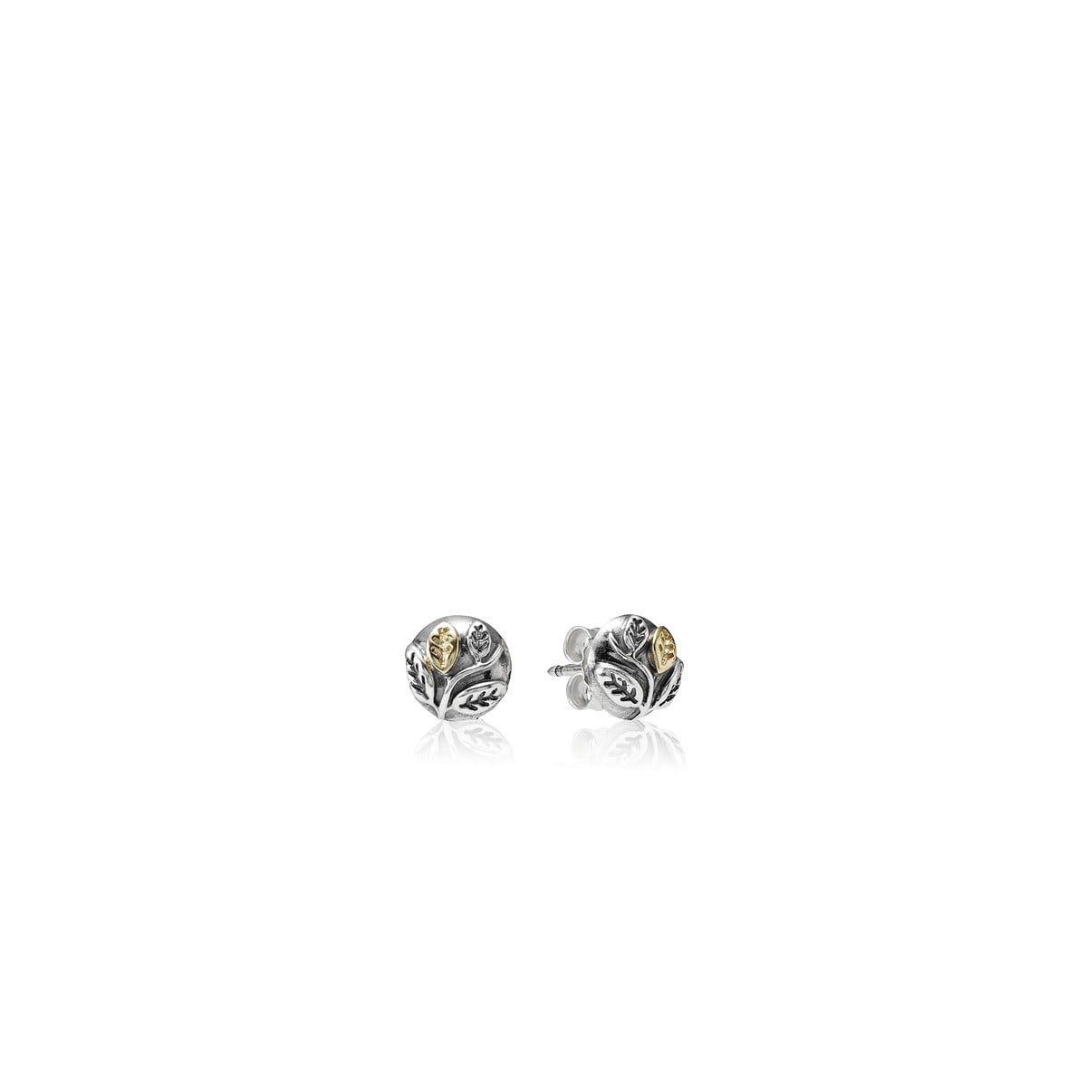 Silver earring with 14 carat gold