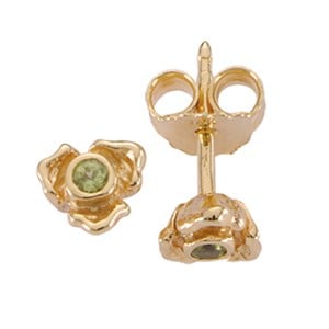 Gold earring, peridot
