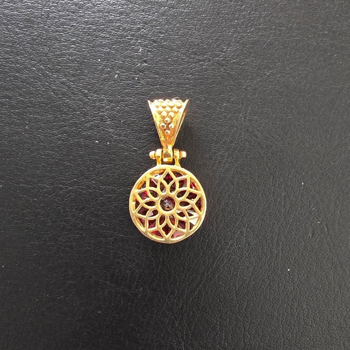Pendant — Very good / fine (VG+) Necklaces & pendants