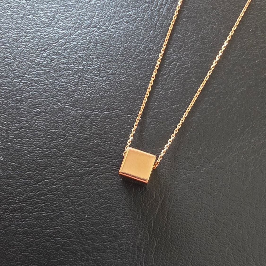 585 Gold Necklace — Very good / fine (VG+) Necklaces & pendants