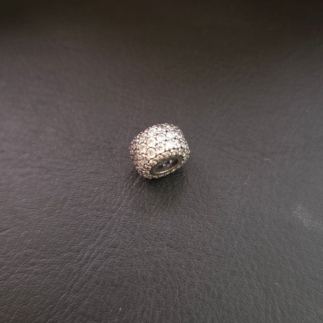 Sparkling Three-Row Pavé Charm — Excellent (M-) Necklaces & pendants