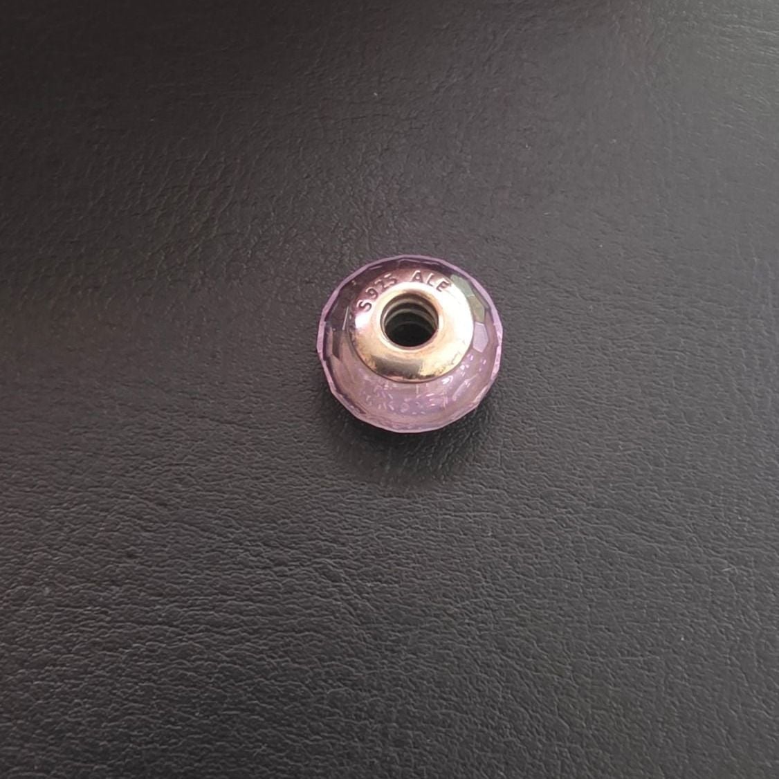 Wellenförmiges lilafarbenes Murano-Glas Charm — Very Good / Fine (VG+) Ketten & Anhänger