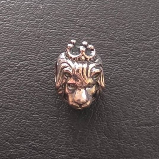 Charm Lion Royal — Molto buono/pregiato (VG+) Collane e pendenti