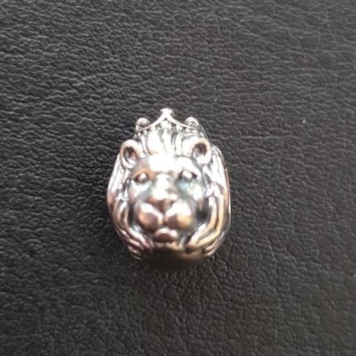 Charm Lion Royal — Very good / fine (VG+) Necklaces & pendants