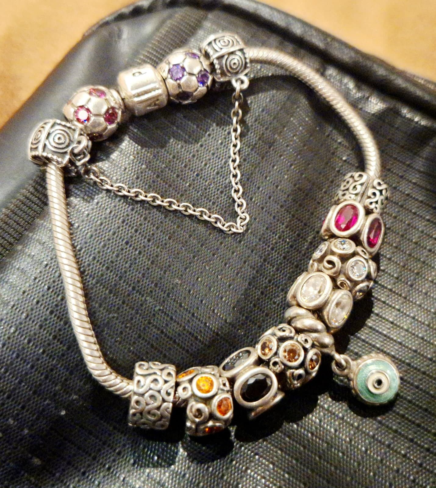 OG Bracelet, Pandora Inspiration von @Usual-Cat-8035: S Clip, Red Oval Lights Charm, White Primrose Path Charm, Charm Clear Oval Lights CZ